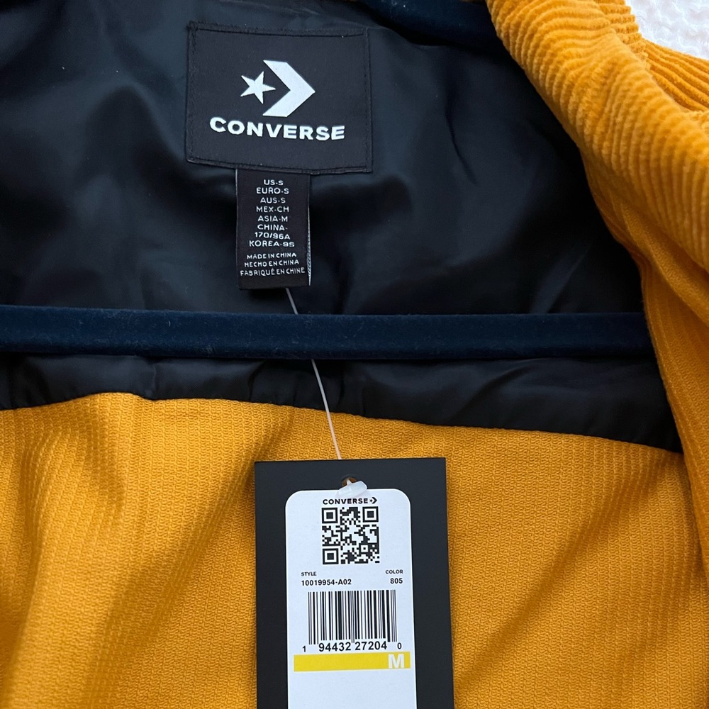 Converse button up never worn.